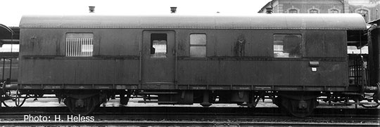 Mail car type N28<br /><a href='images/pictures/Roco/64245.jpg' target='_blank'>Full size image</a>